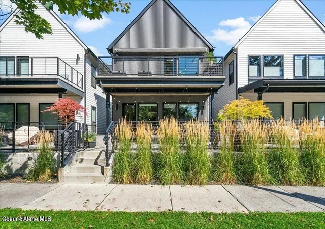 Photo 1 of Single family home for sale at 907 E Sherman Ave, Coeur D Alene, ID 83814 | MLS# 26-7952 | Listing updated on 2026-08-03