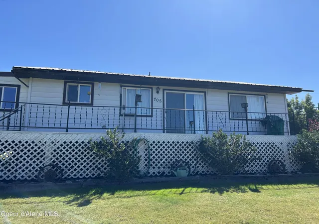 Photo 1 of Single family home for sale at 705 Center Ave, Saint Maries, ID 83861 | MLS# 26-7730 | Listing updated on 2026-07-28