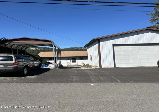 Photo 2 of Single family home for sale at 705 Center Ave, Saint Maries, ID 83861 | MLS# 26-7730 | Listing updated on 2026-07-28