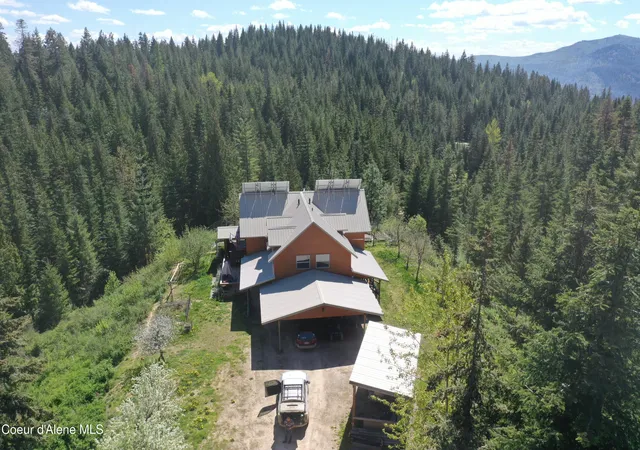 Photo 4 of Single family home for sale at 1800 Hells Gulch Rd, Saint Maries, ID 83861 | MLS# 26-7738 | Listing updated on 2026-10-05