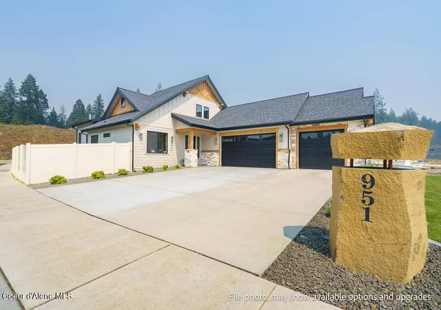 Photo 3 of Single family home for sale at 951 E Steeple Chase Rd, Hayden, ID 83835 | MLS# 26-7758 | Listing updated on 2026-10-10