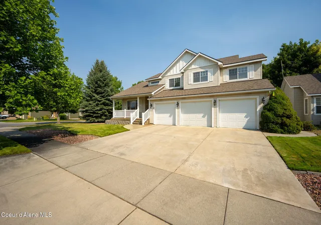 Photo 3 of Single family home for sale at 2525 W Bolivar Ave, Coeur D Alene, ID 83815 | MLS# 26-7817 | Listing updated on 2026-09-17