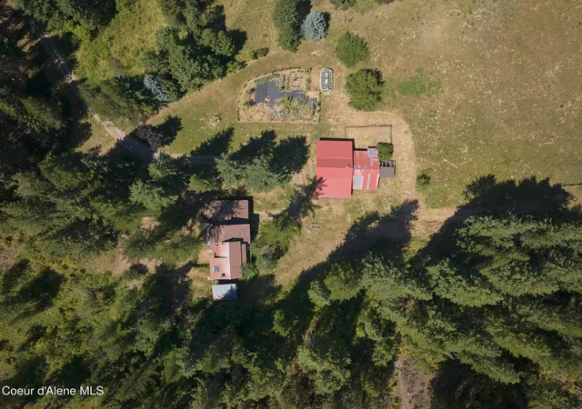 Photo 3 of Sale Pending at 932 Green Pasture Rd, Naples, ID 83847 | MLS# 26-7888 | Listing updated on 2026-08-14