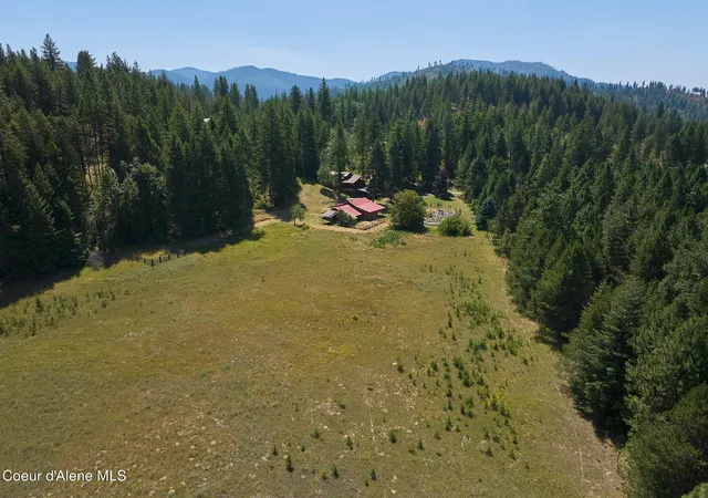 Photo 4 of Sale Pending at 932 Green Pasture Rd, Naples, ID 83847 | MLS# 26-7888 | Listing updated on 2026-08-14