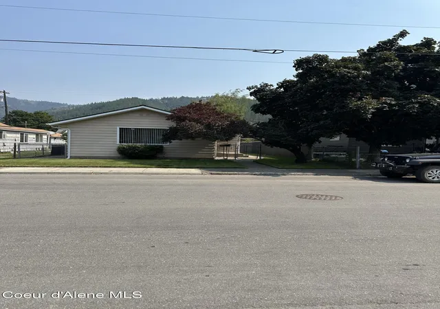Photo 2 of Sale Pending at 104 W Riverside Ave, Kellogg, ID 83837 | MLS# 26-7839 | Listing updated on 2026-08-10