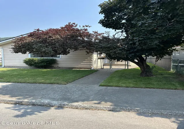 Photo 3 of Sale Pending at 104 W Riverside Ave, Kellogg, ID 83837 | MLS# 26-7839 | Listing updated on 2026-08-10