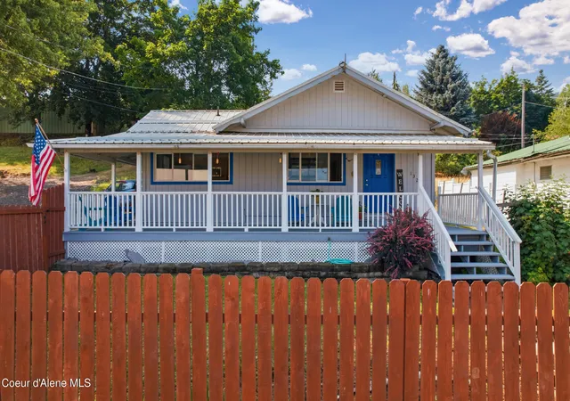 1st image of 1321 Washington Ave, Saint Maries, ID 83861 | MLS# 26-7861