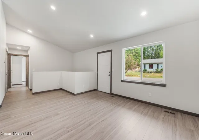 Photo 4 of Single family home for sale at 513 Lower Rio Vista St, Osburn, ID 83849 | MLS# 26-7877 | Listing updated on 2026-10-07