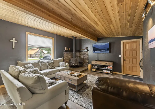Photo 4 of Single family home for sale at 118 Timber Ln, Nordman, ID 83848 | MLS# 26-7911 | Listing updated on 2026-09-04