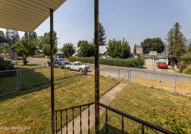 4th image of 821 Washington Ave, Saint Maries, ID 83861 | MLS# 26-7991
