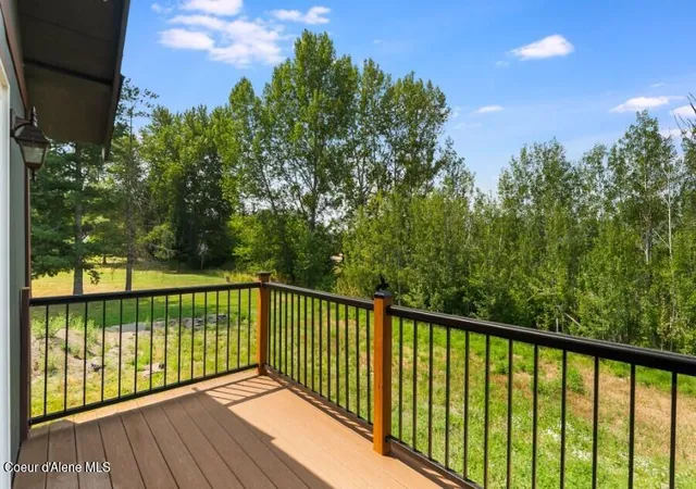 Photo 14 of Single family home for sale at 9 E Comeback Bay Ln, Sagle, ID 83860 | MLS# 26-7972 | Listing updated on 2026-09-12