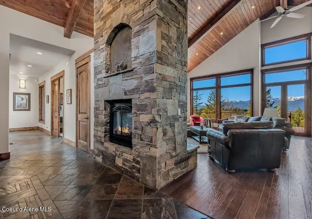 Photo 4 of Single family home for sale at 1028 S Idaho Clb Dr, Sandpoint, ID 83864 | MLS# 26-8040 | Listing updated on 2026-08-24