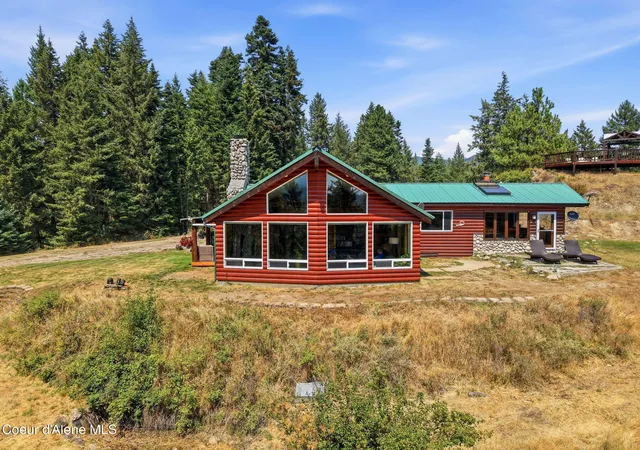 2nd image of 15504 Osprey Ln, Newman Lake, WA 99025 | MLS# 26-8018