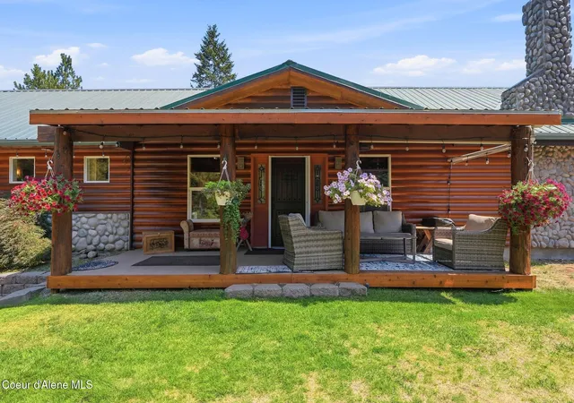 Photo 3 of Single family home for sale at 15504 Osprey Ln, Newman Lake, WA 99025 | MLS# 26-8018 | Listing updated on 2026-10-09