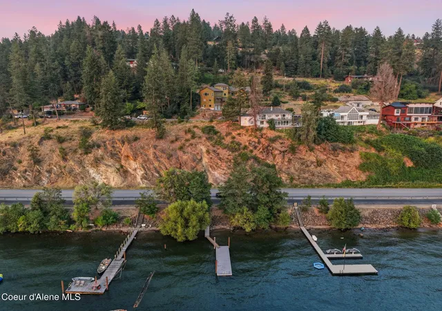 Photo 4 of Single family home for sale at 2212 S Silver Beach Rd, Coeur D Alene, ID 83814 | MLS# 26-8070 | Listing updated on 2026-08-06