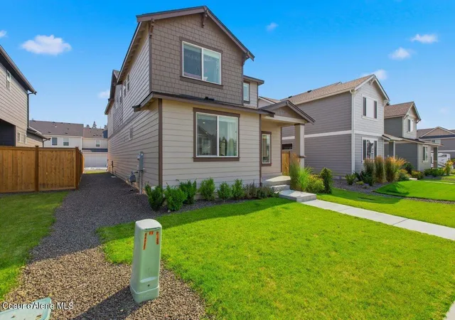 Photo 1 of Single family home for sale at 318 E Viceroy Ave, Hayden, ID 83835 | MLS# 26-8125 | Listing updated on 2026-08-07