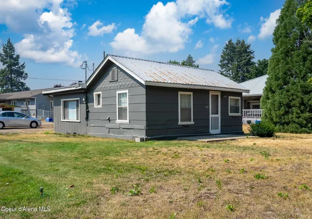 Photo 3 of Single family home for sale at 210 E 11th Avenue, Post Falls, ID 83854 | MLS# 26-8067 | Listing updated on 2026-09-02