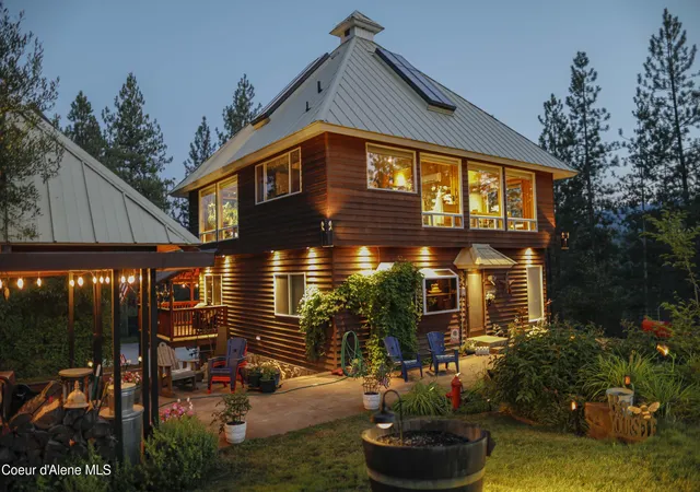 2nd image of 483 Paradise Ln, Pinehurst, ID 83850 | MLS# 26-8127