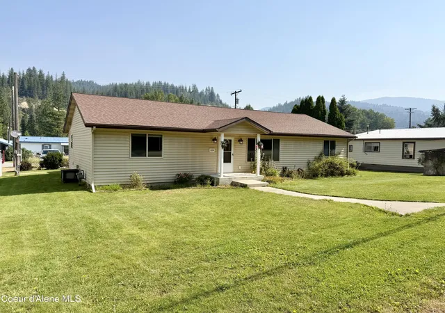 Photo 3 of Sale Pending at 520 W Yellowstone Ave, Osburn, ID 83849 | MLS# 26-8130 | Listing updated on 2026-09-12