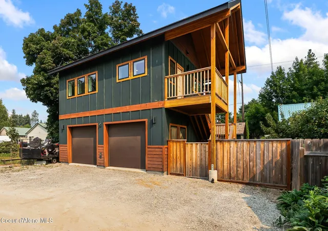 Photo 1 of Single family home for sale at 905 Pine St, Sandpoint, ID 83864 | MLS# 26-8150 | Listing updated on 2026-08-11