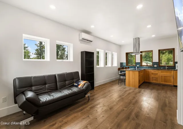 Photo 3 of Single family home for sale at 905 Pine St, Sandpoint, ID 83864 | MLS# 26-8150 | Listing updated on 2026-09-11
