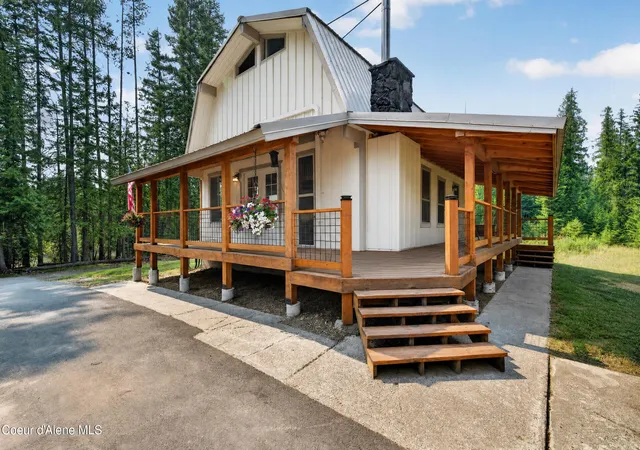 Photo 2 of Single family home for sale at 77091 S Highway 3, Saint Maries, ID 83861 | MLS# 26-8177 | Listing updated on 2026-08-23