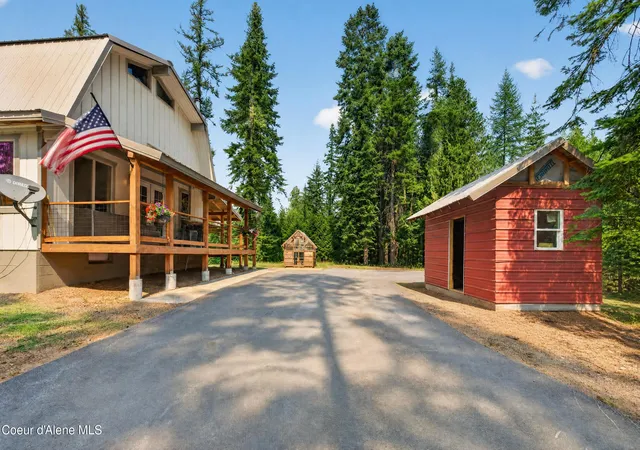 Photo 3 of Single family home for sale at 77091 S Highway 3, Saint Maries, ID 83861 | MLS# 26-8177 | Listing updated on 2026-08-23