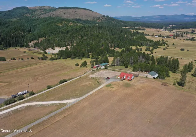 Photo 3 of Sale Pending at 571 Johns Crk Rd, Saint Maries, ID 83861 | MLS# 26-8189 | Listing updated on 2026-09-12