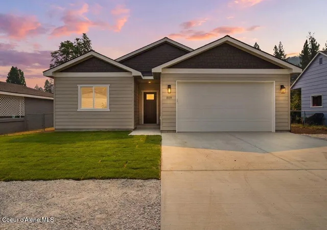 1st image of 509 S 3rd St, Pinehurst, ID 83850 | MLS# 26-8216