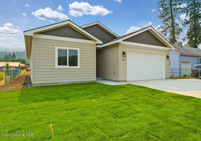 Photo 2 of Single family home for sale at 509 S 3rd Street, Pinehurst, ID 83850 | MLS# 26-8216 | Listing updated on 2026-09-13