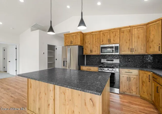 Photo 4 of Single family home for sale at 509 S 3rd Street, Pinehurst, ID 83850 | MLS# 26-8216 | Listing updated on 2026-09-13