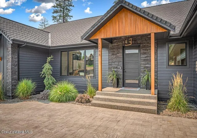 Photo 3 of Single family home for sale at 1288 E Bruin Loop, Hayden, ID 83835 | MLS# 26-8360 | Listing updated on 2026-09-17