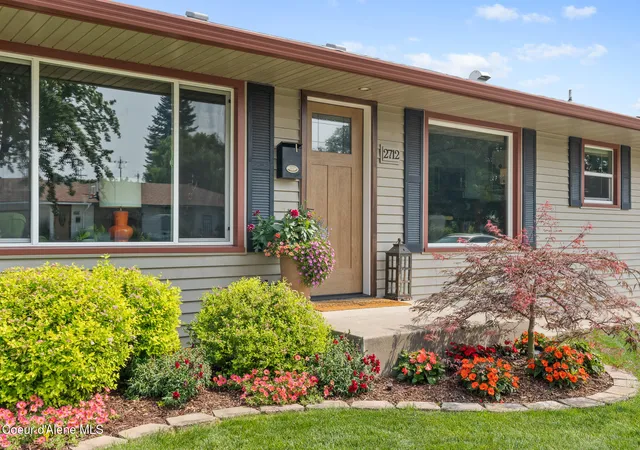Photo 3 of Sale Pending at 2712 N 5th Street, Coeur D Alene, ID 83815 | MLS# 26-8217 | Listing updated on 2026-08-28