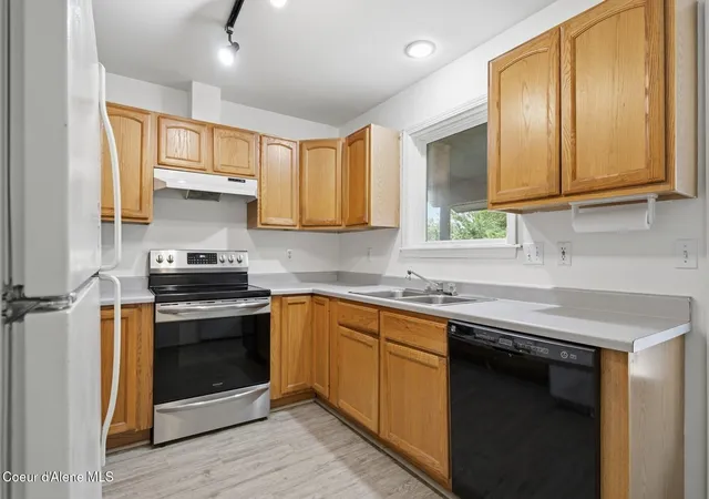 Photo 4 of Sale Pending at 1613 Cedar St, Sandpoint, ID 83864 | MLS# 26-8219 | Listing updated on 2026-10-05