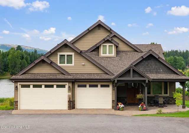 Photo 3 of Single family home for sale at 417 Comeback Bay Ln, Sagle, ID 83860 | MLS# 26-8693 | Listing updated on 2026-09-08