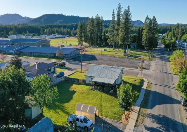 Photo 3 of Sale Pending at 304 Harriet St, Priest River, ID 83856 | MLS# 26-8324 | Listing updated on 2026-08-22