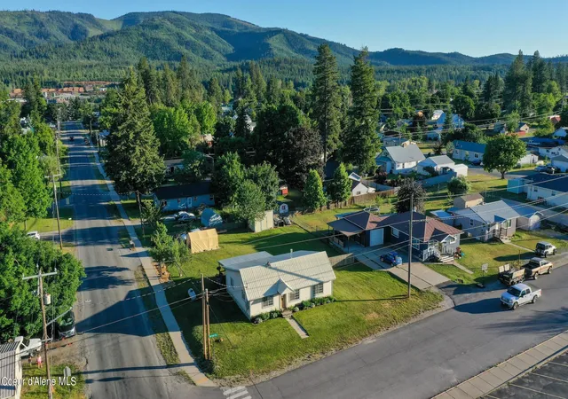 Photo 4 of Sale Pending at 304 Harriet St, Priest River, ID 83856 | MLS# 26-8324 | Listing updated on 2026-08-22