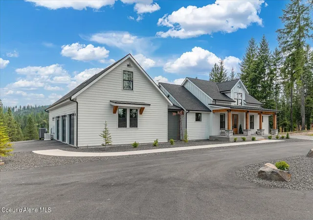 Photo 3 of Sale Pending at 17413 E Alder Crk Rd, Coeur D Alene, ID 83814 | MLS# 26-8491 | Listing updated on 2026-09-17