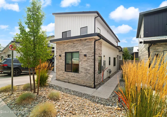 2nd image of 1548 W Union Dr, Coeur D Alene, ID 83814 | MLS# 26-8342