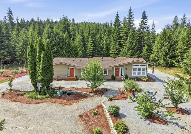 2nd image of 450 Parsons Dr, Priest River, ID 83856 | MLS# 26-8431