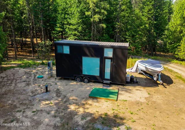 Photo 2 of Manufactured home for sale at 714 Westwood Hts Rd, Sagle, ID 83860 | MLS# 26-8425 | Listing updated on 2026-08-14