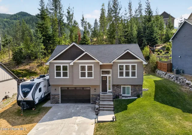 2nd image of 205 Old Farm Rd, Pinehurst, ID 83850 | MLS# 26-8439