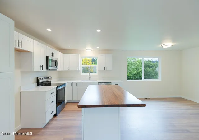 2nd image of 3660 N 15th St, Coeur D Alene, ID 83815 | MLS# 26-8472
