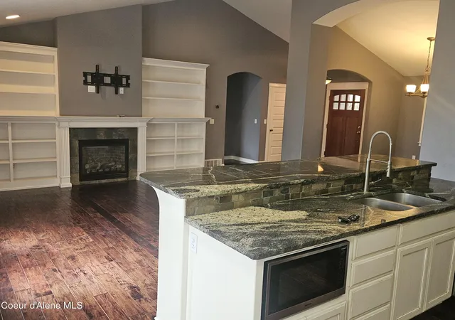 Photo 4 of Single family home for sale at 901 S Edgeview Ter, Post Falls, ID 83854 | MLS# 26-8487 | Listing updated on 2026-09-09