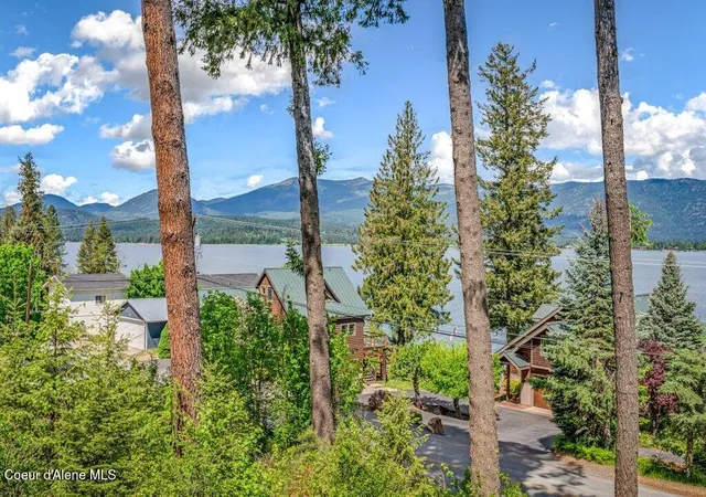 Photo 3 of Single family home for sale at 16 Hawkins Rd, Sagle, ID 83860 | MLS# 26-8499 | Listing updated on 2026-08-20