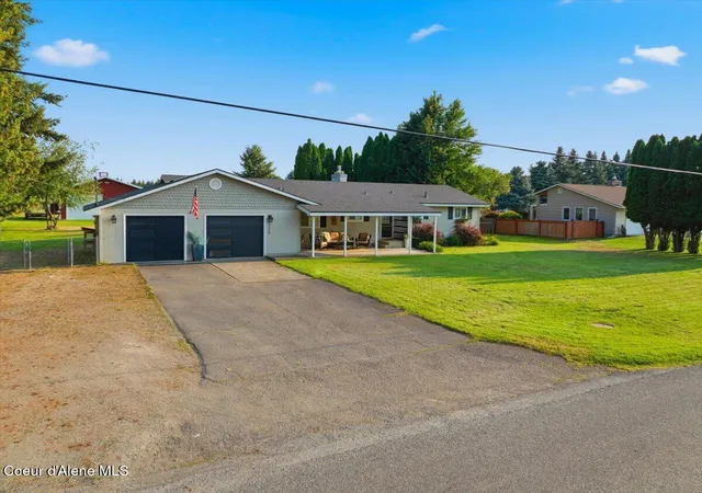 Photo 3 of Single family home for sale at 1724 E Hanley Ave, Dalton Gardens, ID 83815 | MLS# 26-8618 | Listing updated on 2026-09-06
