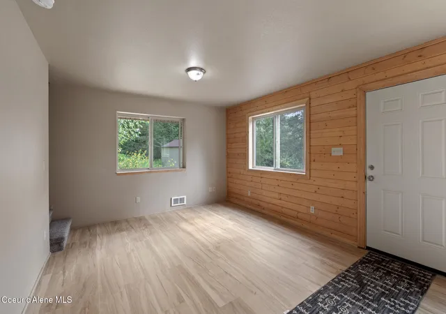 Photo 3 of Single family home for sale at 185 Carr Crk Rd, Sandpoint, ID 83864 | MLS# 26-8505 | Listing updated on 2026-08-19