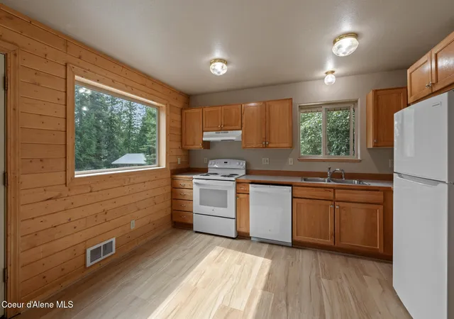 Photo 4 of Single family home for sale at 185 Carr Crk Rd, Sandpoint, ID 83864 | MLS# 26-8505 | Listing updated on 2026-08-19