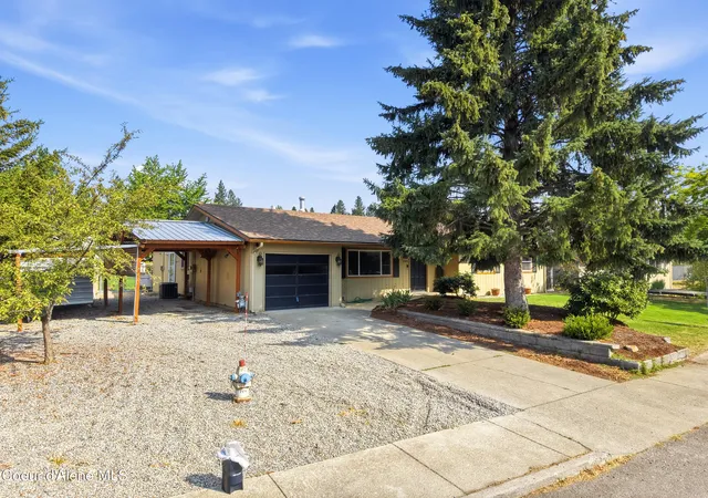 Photo 3 of Single family home for sale at 1909 E Meadow Ln, Post Falls, ID 83854 | MLS# 26-8585 | Listing updated on 2026-10-01