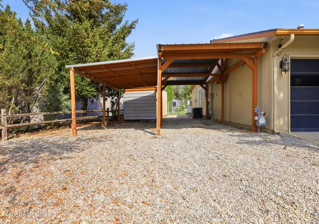 Photo 4 of Single family home for sale at 1909 E Meadow Ln, Post Falls, ID 83854 | MLS# 26-8585 | Listing updated on 2026-10-01